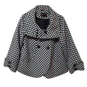 Ben Sherman
Black/White Coat
Size: M